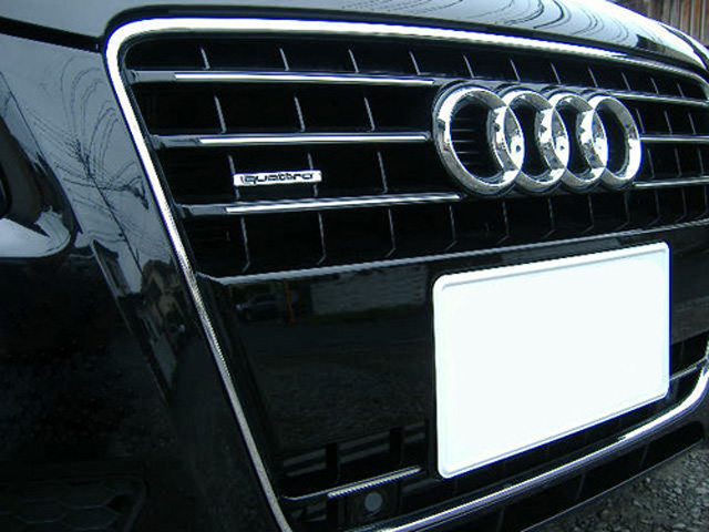 A48K/A5/A5Sportback8T純正グリルクロームストリップ