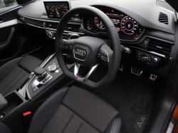 ピアノブラック