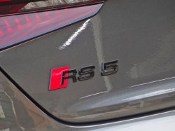 画像1: Audi純正ブラックRS 5リアエンブレム