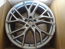 画像8: AudiAG純正Q4 e-tron用21インチ5スポークシュテルンデザインアルミホイールセット