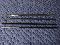 ドア2枚分左右4個