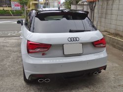 画像1: Audi純正A1/S1/(8X)リア用4Ringsブラックエンブレム