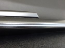 バナジウムブラックトリムにイルミが埋め込まれています