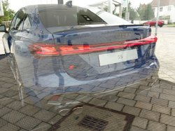 画像4: Audi純正S5(FU)セダン専用グロスブラックトランクスポイラー