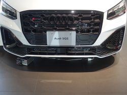 画像1: Audi純正FL後S Q2/Q2 S line(GA)用グロスブラックエアガイドグリルトリム