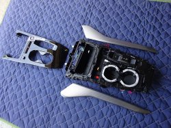 センターコンソールは分解して交換となります