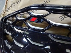画像10: AudiAG純正A5/S5(FU)用Sロゴ付きブラック/マグネシウムグレーフロントグリル