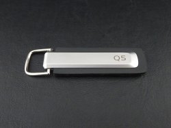 画像1: AudiAG純正2026年モデルQ5ロゴレザーキーリング