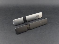 スライドさせて香りの強さを調節します