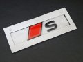 Audi純正S6 e-tron用2DグリルSロゴエンブレム