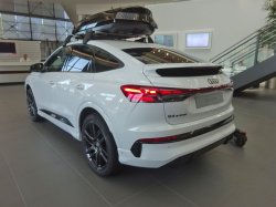 画像2: アウディ純正フェイスリフトFL後用Q4 e-tron(FZ/F4)リア2D4Ringsブラックエンブレム