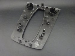 裏面:純正パーツをベースにカーボンを積層