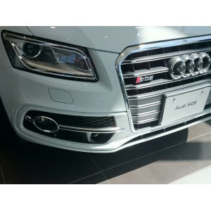 画像: Audi純正S Q5用エアガイドグリル左右セット