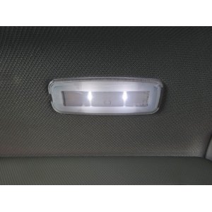 画像: Audi純正A3(8V)系用バニティミラーLEDバルブ左右セット