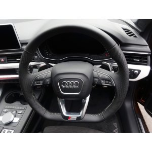 画像: AudiAG純正Q7(4M)用各種フラットボトムステアリング