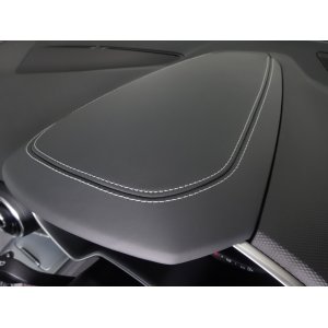 画像: Audi純正TT/TT S/TT RS(FV)用レザーメーターフード