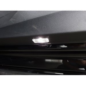 画像: AudiAG純正Q2/S Q2(GA)用Fドアカーテシーハーネスセット