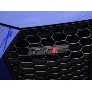 画像: AudiAG純正TT RS(FV)グリル用ブラックエンブレム