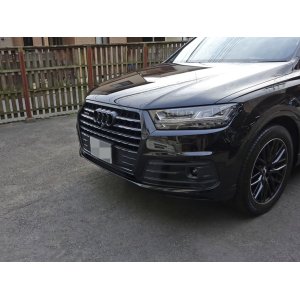 画像: Audi純正Q7(4M)フロント用4Ringsブラックエンブレム