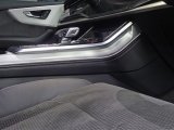 画像: AudiAG純正Q8(F1)用レザーセンターコンソール