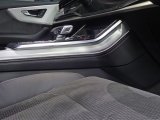 画像: AudiAG純正MY20以降Q7(4M)用レザーセンターコンソール