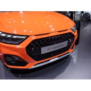 画像: Audi純正A1(GB)フロント用4Ringsブラックエンブレム