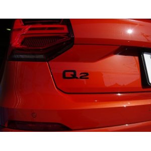 画像: Audi純正リア用Q2ブラックエンブレム