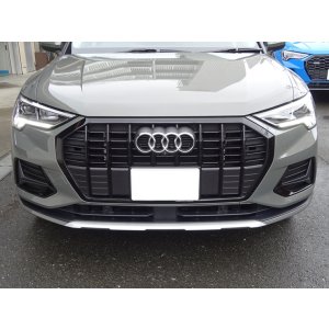 画像: Audi純正Q3(F3)用グロスブラックフロントグリル