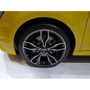 画像: AudiAG純正S1(8X)リミテッド用18インチ5ツインスポークアルミホイールセット