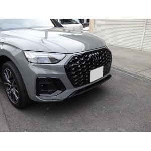 画像: AudiAG純正Q5SB(FY)用グロスブラックフロントグリル