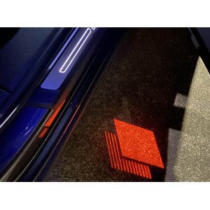 画像: AudiAG純正レッドフラッグカーテシーLEDセット