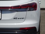 画像: AudiAG純正リア用40 e-tronエンブレム