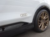 画像: Audi純正Q4用フォーリングスステッカーセット
