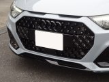 画像: Audi純正A1 citycarver(GB)用グロスブラックフロントグリル