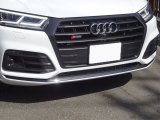 画像: AudiAG純正FL前S Q5(FY)チタンブラックフロントトリムストリップ