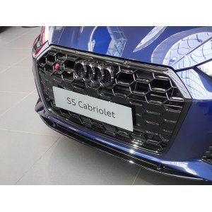 画像: AudiAG純正FL後S5(F5)用オールグロスブラックフロントグリル