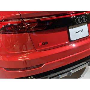 画像: AudiAG純正Q8 e-tron用Q8 S lineブラックエンブレム
