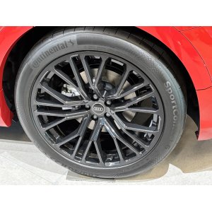 画像: Audi純正Q8用22インチ10Yスポークデザインブラックメタリックアルミホイールセット