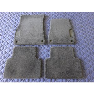 画像: アウディ純正Q6/S Q6 e-tron(GF)用オプションフロアマット