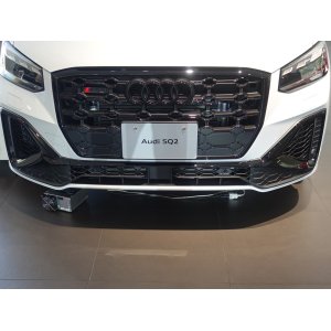 画像: Audi純正FL後S Q2/Q2 S line(GA)用グロスブラックエアガイドグリルトリム