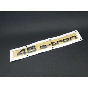 画像: AudiAG純正45e-tronブラックエンブレム