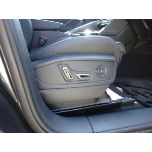 画像: Audi純正S Q5/Q5(GU)用シルバー/ハイグロスパワーシートスイッチ