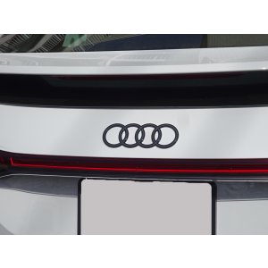 画像: アウディ純正Q4 e-tron(FZ/F4)リア純正流用2D4Ringsブラックエンブレム