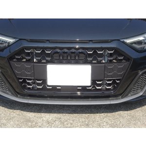 画像: Audi純正A1スポーツバック(GB)用ブラックスタイリング用フロントグリル
