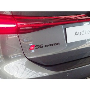 画像: アウディ純正2Dリア用S6 e-tronロゴエンブレム