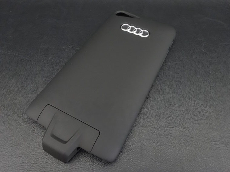 画像4: Audi純正iPhone7用qi規格充電ケース