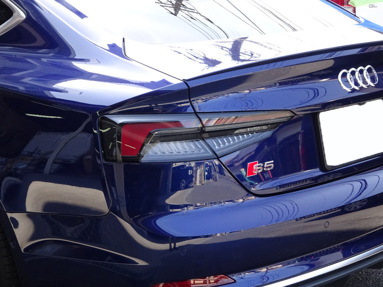 アウディ A5 純正テールランプ AUDI S5