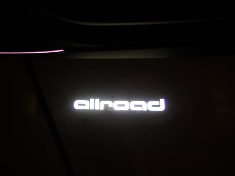 画像2: AudiAG純正allroadロゴカーテシーLED左右セット