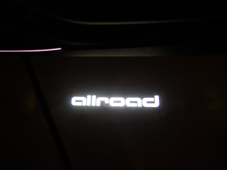 画像2: AudiAG純正allroadロゴカーテシLED左右セット