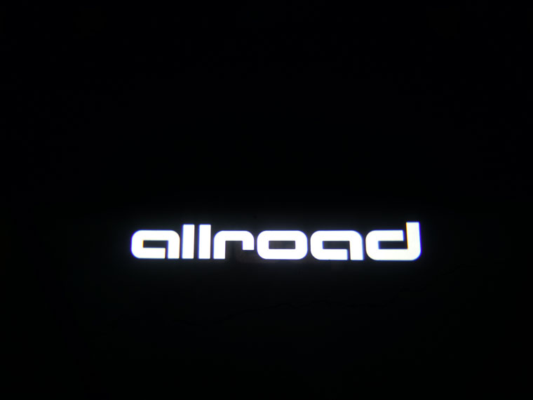 画像1: AudiAG純正allroadロゴカーテシーLED左右セット